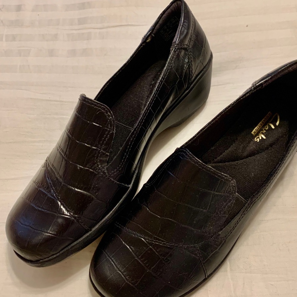 Clark’s Ladies Black Shoes